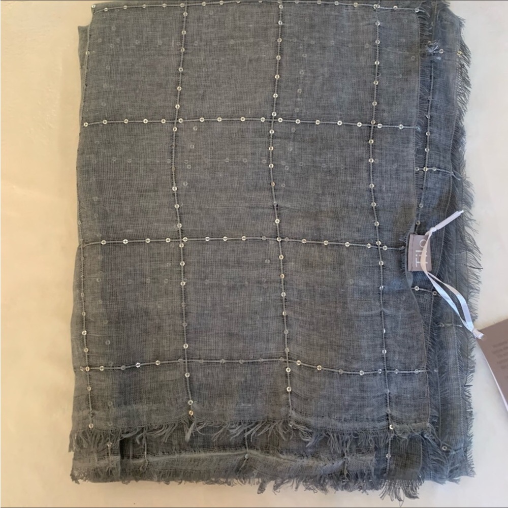 New Tilo scarf